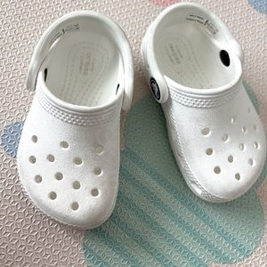 Toddler crocs